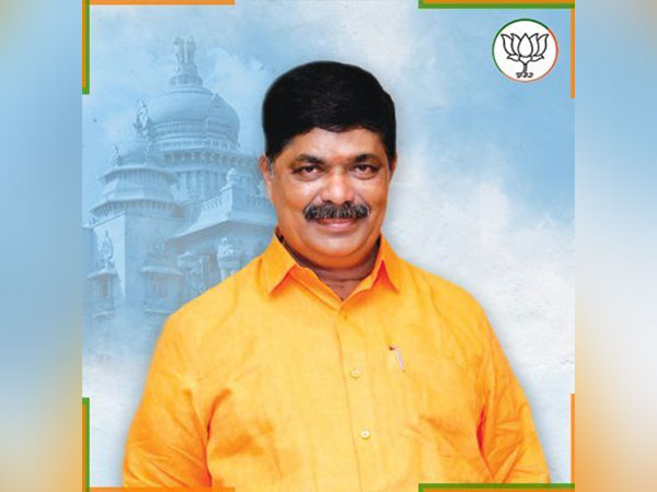 Karnataka Excise Minister  (Photo: K Gopalaiah's Twitter)