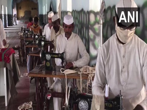  Inmates of Central Jail, Jabalpur are manufacturing masks to tackle shortage in market amid COVID19 pandemic.