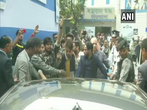 JU students block car of West Bengal Governor Jagdeep Dhankhar on Tuesday [Photo/ANI]
