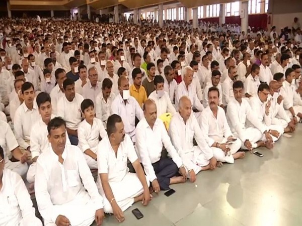 Over 7,000 people from Jain community gathered at Rajkot’s Pramukh Swami Auditorium on Sunday to chant ‘Navkar’ mantra. 