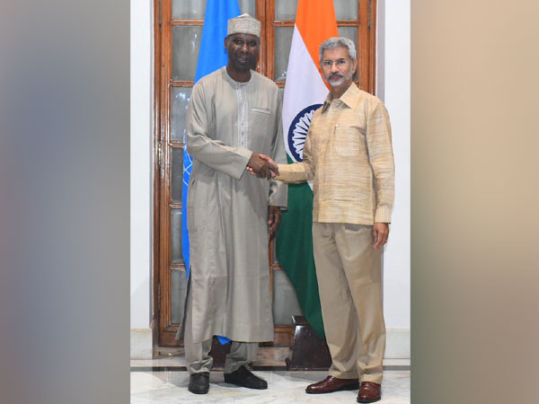 Nigeria's UN envoy Tijjani Muhammad-Bande (L) and External Affairs Minister S Jaishankar (R) 