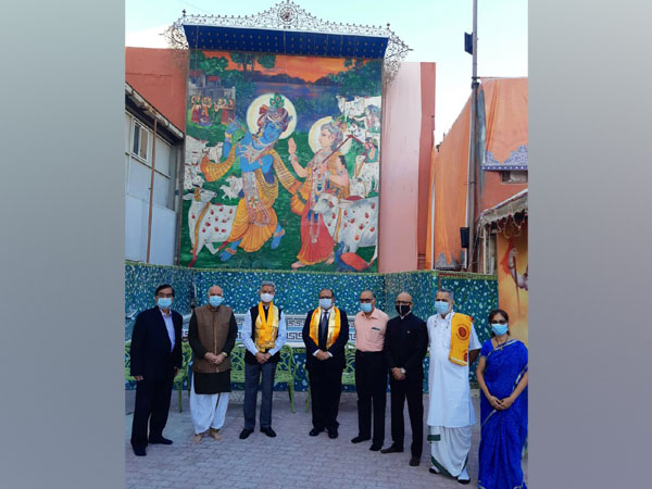 EAM Jaishankar visits 200-year-old Hindu temple in Bahrain (Source: Twitter)