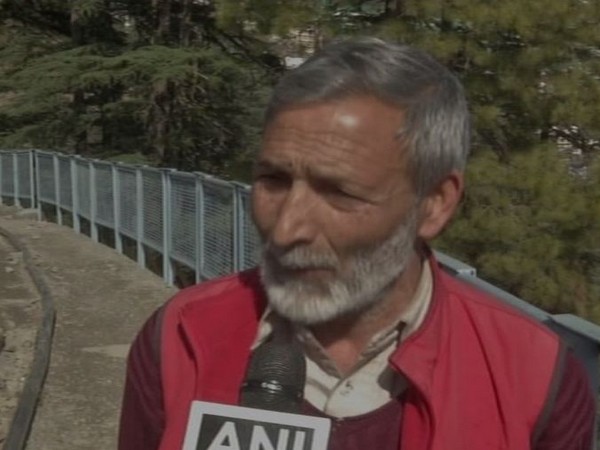 A Kashmiri migrant residing in Himachal Pradesh speaking to ANI about tensions in the Valley [Photo/ANI]