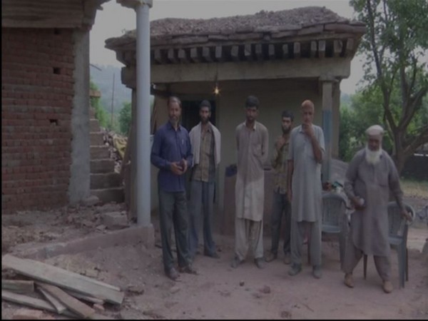 Rajouri locals happy with the Centre after receiving electricity [Photo/ANI]