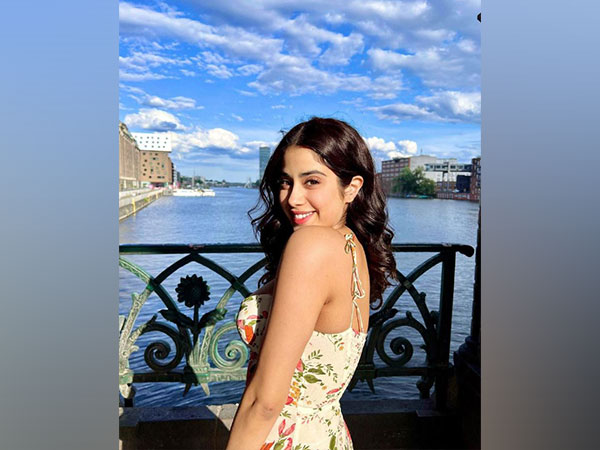 Janhvi Kapoor (Image Source: Instagram)