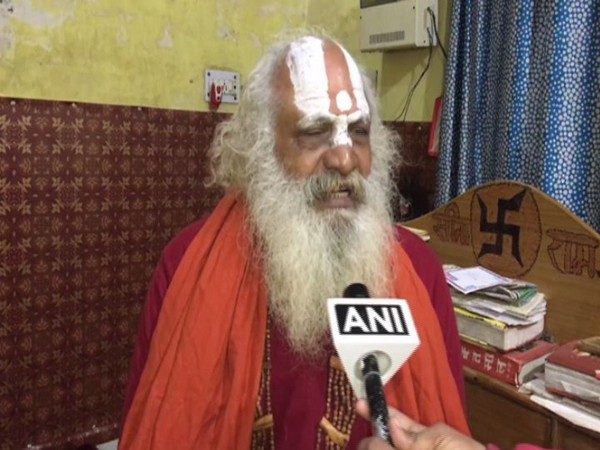Dharm Das Maharaj of the Akhil Bhartiya Panch Ramanandi Nirmani Ani Akhara speaks to ANI in Ayodhya on Wednesday [Photo/ANI]