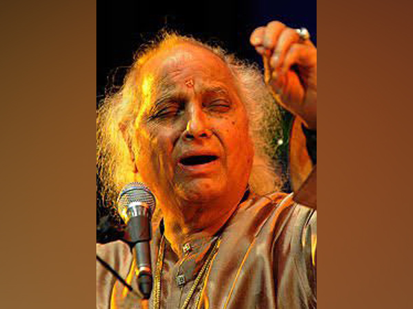 Legendary classical vocalist Padma Vibhushan Pandit Jasraj (Photo courtsey: Twitter/Milind Deora)