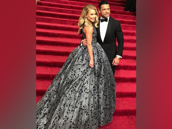 Kelly Ripa and  Mark Consuelos (Image courtesy: Instagram)
