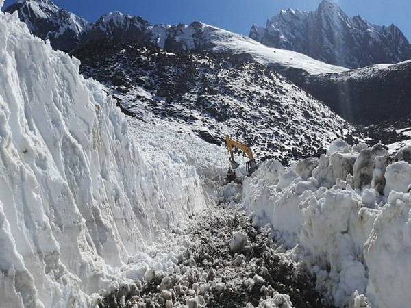 Visuals of the work by Border Roads Organisation