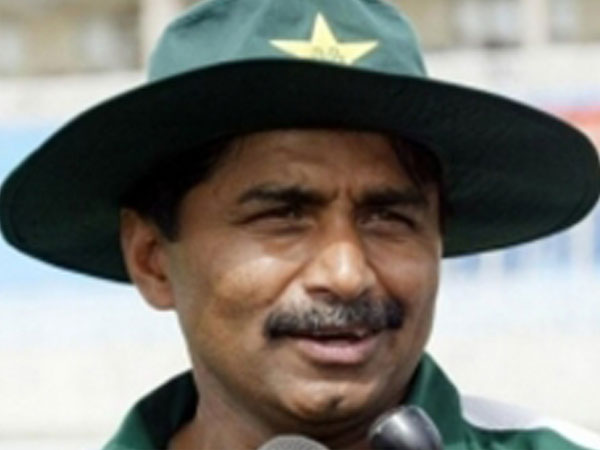Miandad wants PCB to involve ex-cricketers in administrative affairs