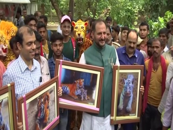 Bihar Forest and Environment Minister Neeraj Kumar Bablu from Patna zoo (Photo/ANI)