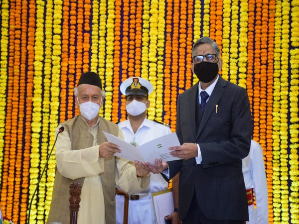 Justice Vidyasagar Kanade sworn in as Maharashtra Lokayukta (Photo/ANI)