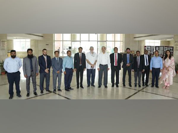 In Picture- Shri Dharmendra Sharma, Director General (IIIDEM) with the participants from Bangladesh and Sri Lanka along with officials of IIIDEM.