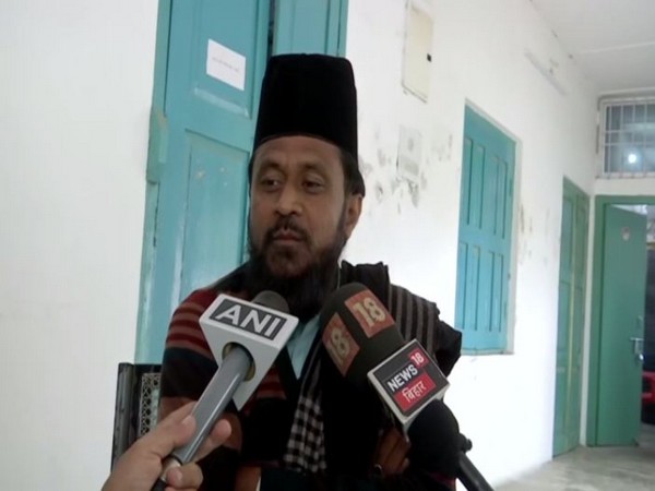 Janata Dal (United) MLC Gulam Rasool Balyawi speaking to reporters in Patna on Saturday. 