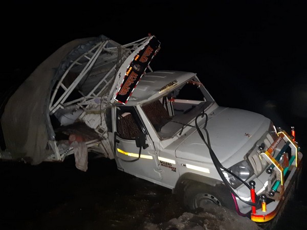 A private vehicle fell off a bridge in Dhule [Photo/ANI]