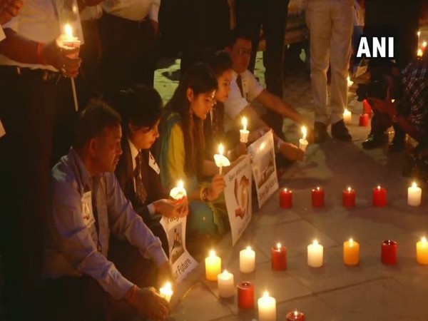 Jet Airways employees held a candle march protest at Jantar Mantar on Saturday. Photo/ANI