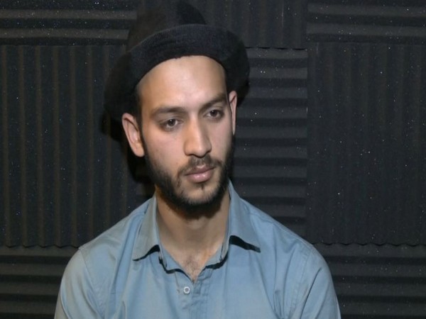 Radio Jockey Umar Nisar receives UNICEF award (Photo/ANI)