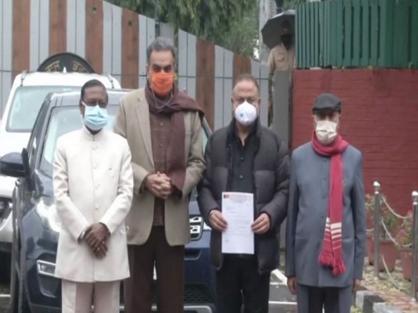 Punjab: BJP delegation meets governor, hands over memorandum against security breach of PM Modi during Punjab visit (Photo:ANI)