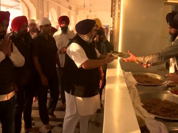 Shiromani Akali Dal President Sukhbir Singh Badal at the Golden temple (Photo/ANI)