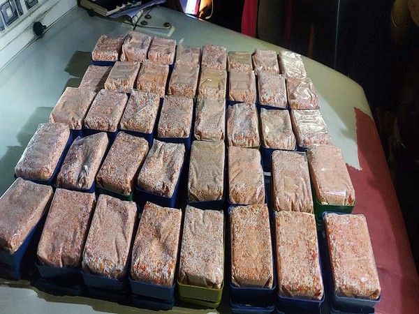 Seized heroin (Photo: Himanta Biswa Sarma Twitter)