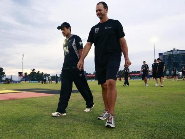 Ross Taylor and New Zealand bowling coach Shane Jurgensen
