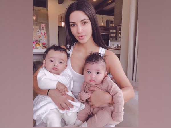 Kim Kardashian with daughter Chicogo and niece Stormi (Image Source: Instagram)
