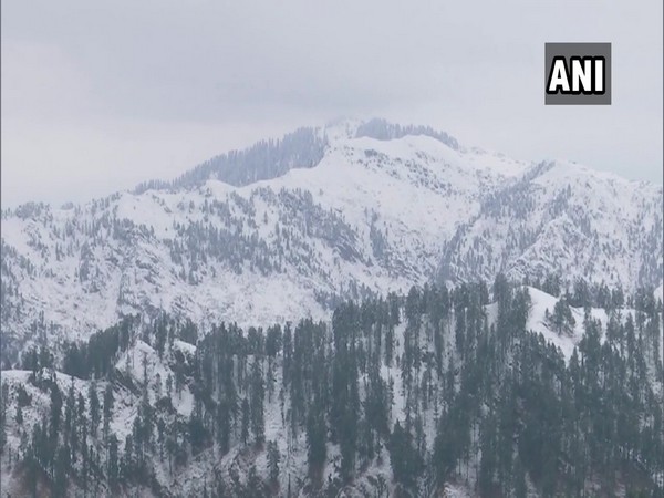 Pirpanjal Range receives snowfall (Photo/ANI)