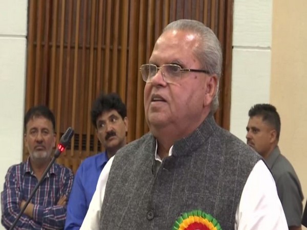 Jammu and Kashmir Governor Satya Pal Malik speaking at an event. 