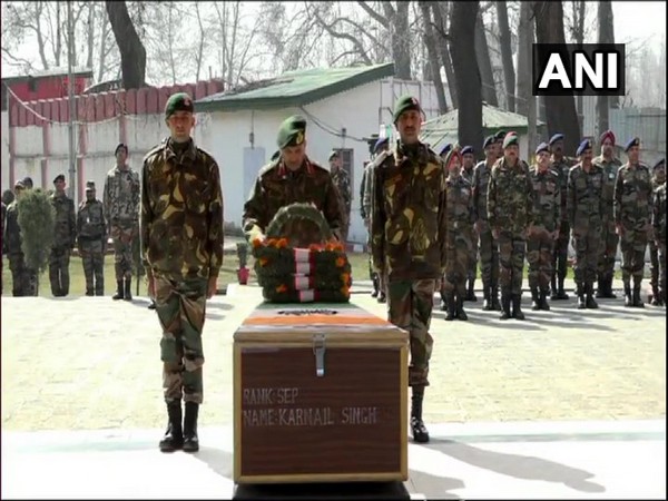 Indian Army pays tribute to Sepoy Karnail Singh in Jammu and Kashmir. Photo/ANI