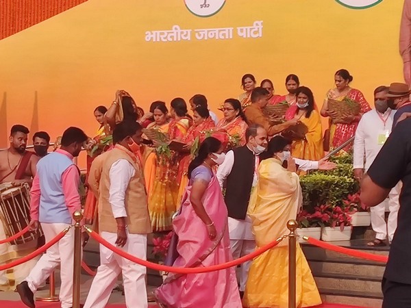 BJP leaders arrive at NDMC Convention Centre (Photo/ANI)