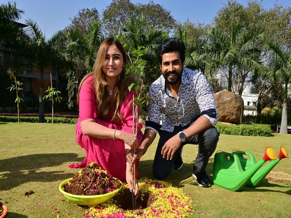 Tennis player Jwala Gutta with husband Vishnu Vishal in Hyderabad's GHMC park. (ANI/photo)