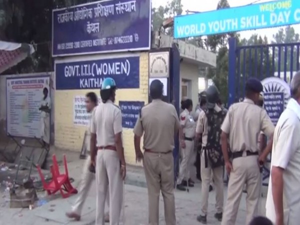 Clashes outside ITI polling booth in Kaithal , Haryana 