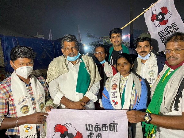 Actor Kamal Haasan's led political party Makkal Needhi Maiam (MNM) on Sunday joined the agitating farmers at Singhu border.