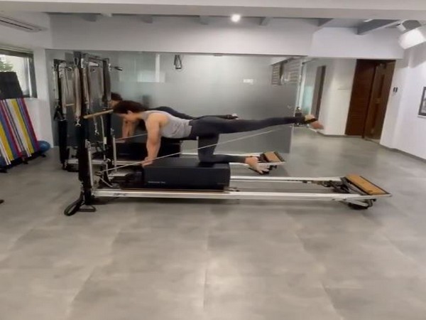 Actor Kangana Ranaut working out (Image Courtesy: Instagram)