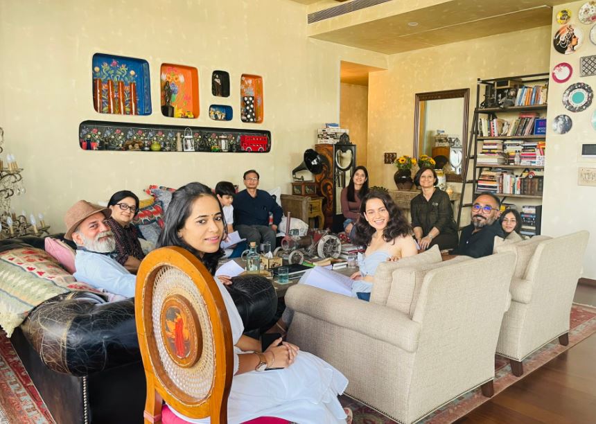 Kangana Ranaut with team 'Tejas' (Image Source: Twitter)