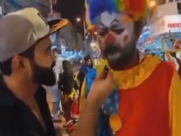 Karachi Clown (Image source: Twitter)