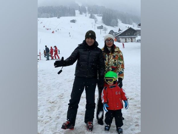 Kareena Kapoor with husband Saif Ali Khan and son Taimur (Image Source: Instagram)