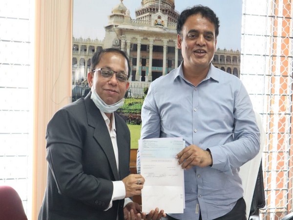 Karnataka Deputy Chief Minister CN Ashwath Narayan (Right)