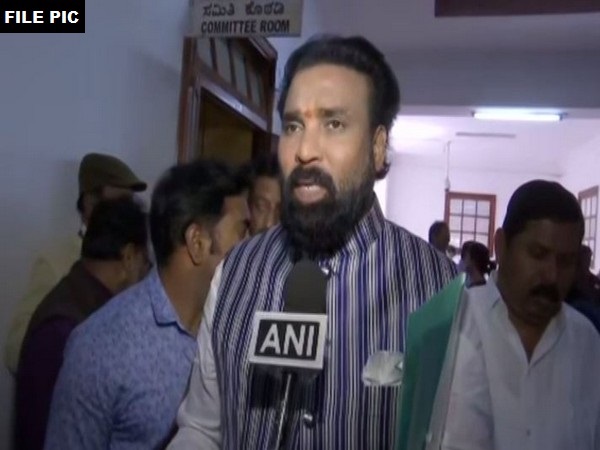 Karnataka Health Minister B Sriramulu (File Photo)