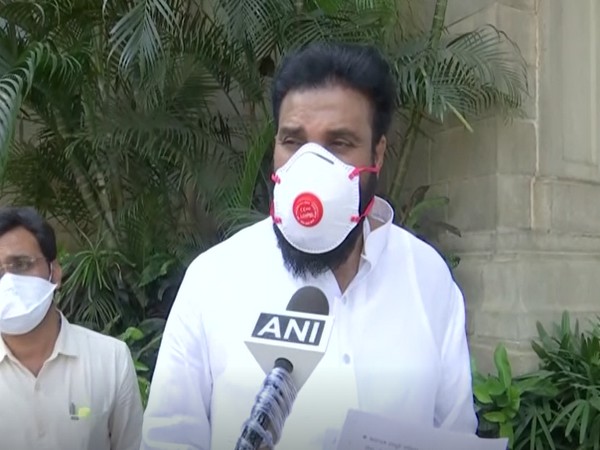 Karnataka Health Minister B Sriramulu  (File photo)