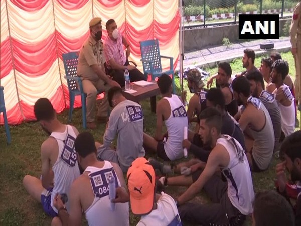 A large number of youth participating in the recruitment drive of Jammu and Kashmir police. (Photo/ANI)