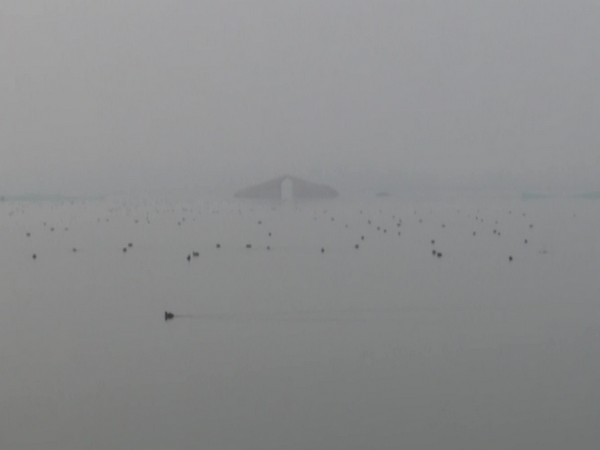 Dal Lake in Kashmir on the first day of Chillai Kalan.