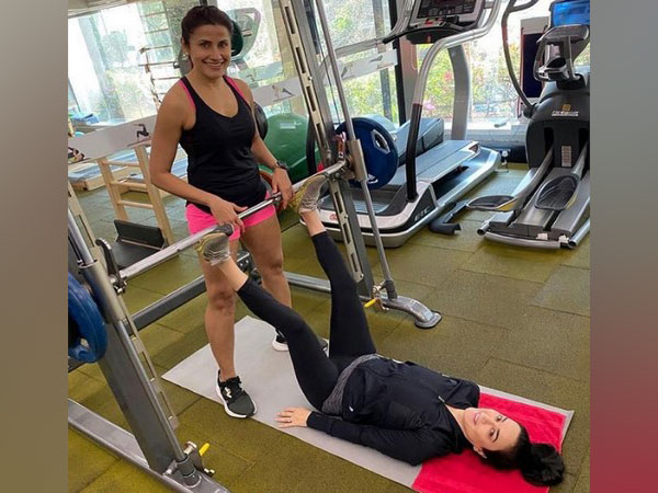 Preity Zinta with celebrity fitness trainer Yasmin Karachiwala (Image Source: Instagram)