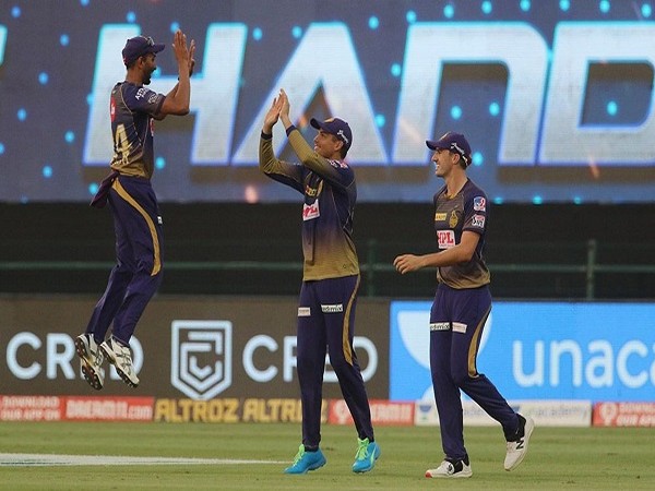 Kolkata Knight Riders players celebrates the wicket of Mandeep Singh (Image: BCCI/IPL)