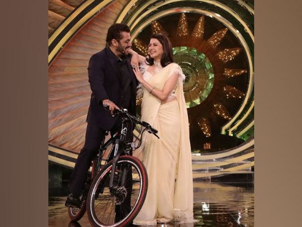 Salman Khan and Bhagyashree (Image source: Instagram)