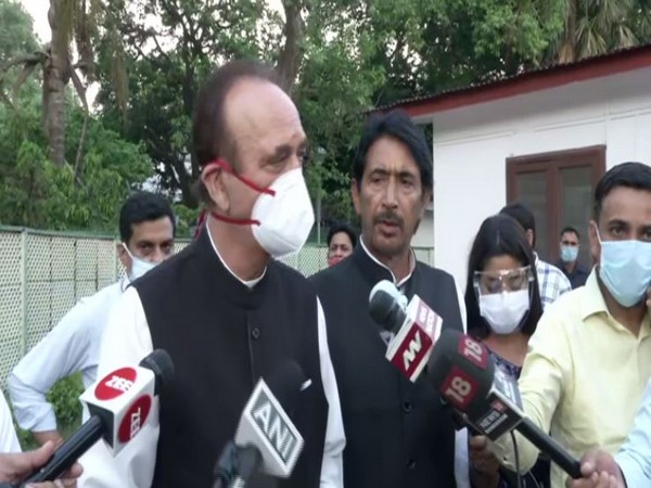 Senior Congress leader Ghulam Nabi Azad (photo/ANI)
