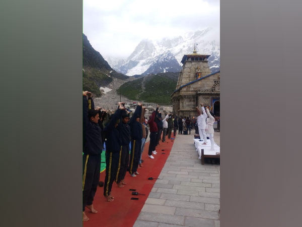 people performed yoga outside the Kedarnath temple, Uttarakhand
