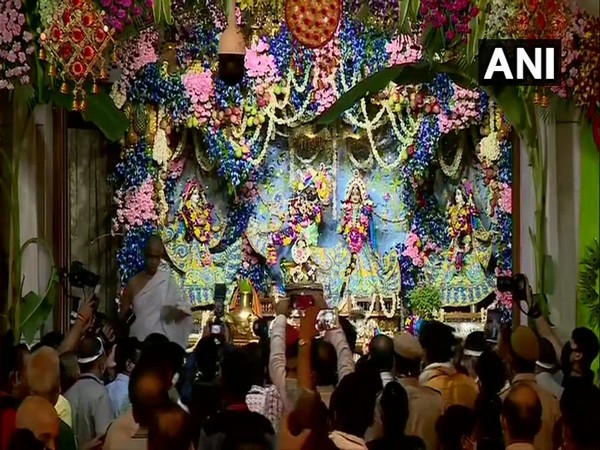 People offered prayers to Lord Krishna and danced to the tunes of devotional songs on the occasion of Janmashtami. Photo/ANI