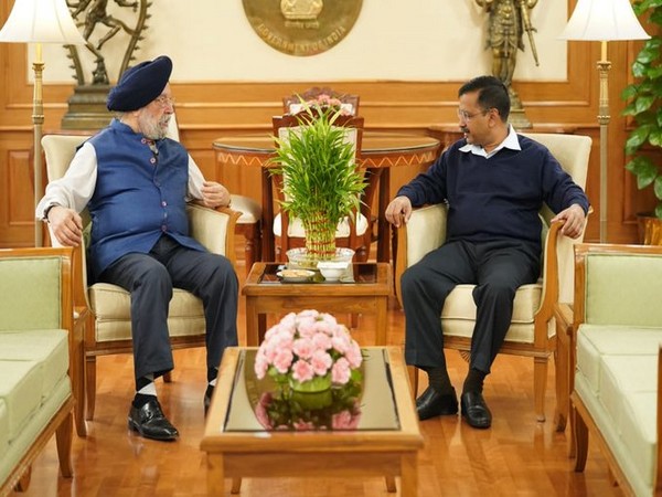 Delhi Chief Minister Arvind Kejriwal on Saturday met Union Urban Development Minister Hardeep Singh Puri in New Delhi. Photo/ANI