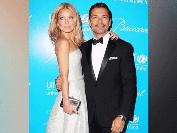 Kelly Ripa and Mark Consuelos (Image courtesy: Instagram)